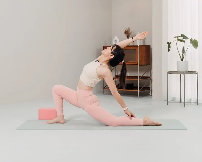 拉筋好處有哪些？幫助放鬆、消水腫還能降皮質醇