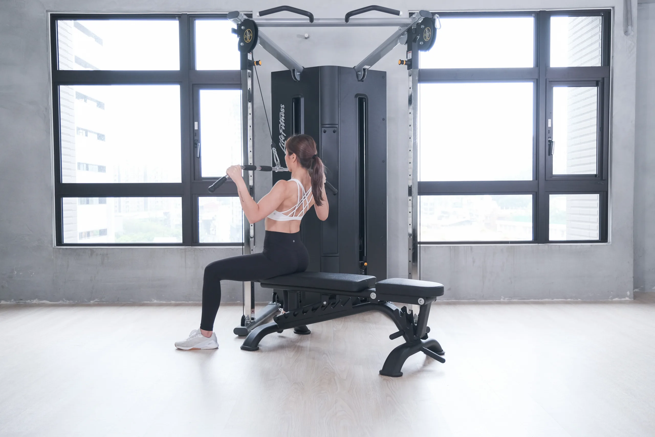 Candice_67_lat pull down (wide grip)_h
